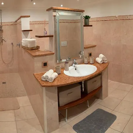 Apartment Sommerau7 *